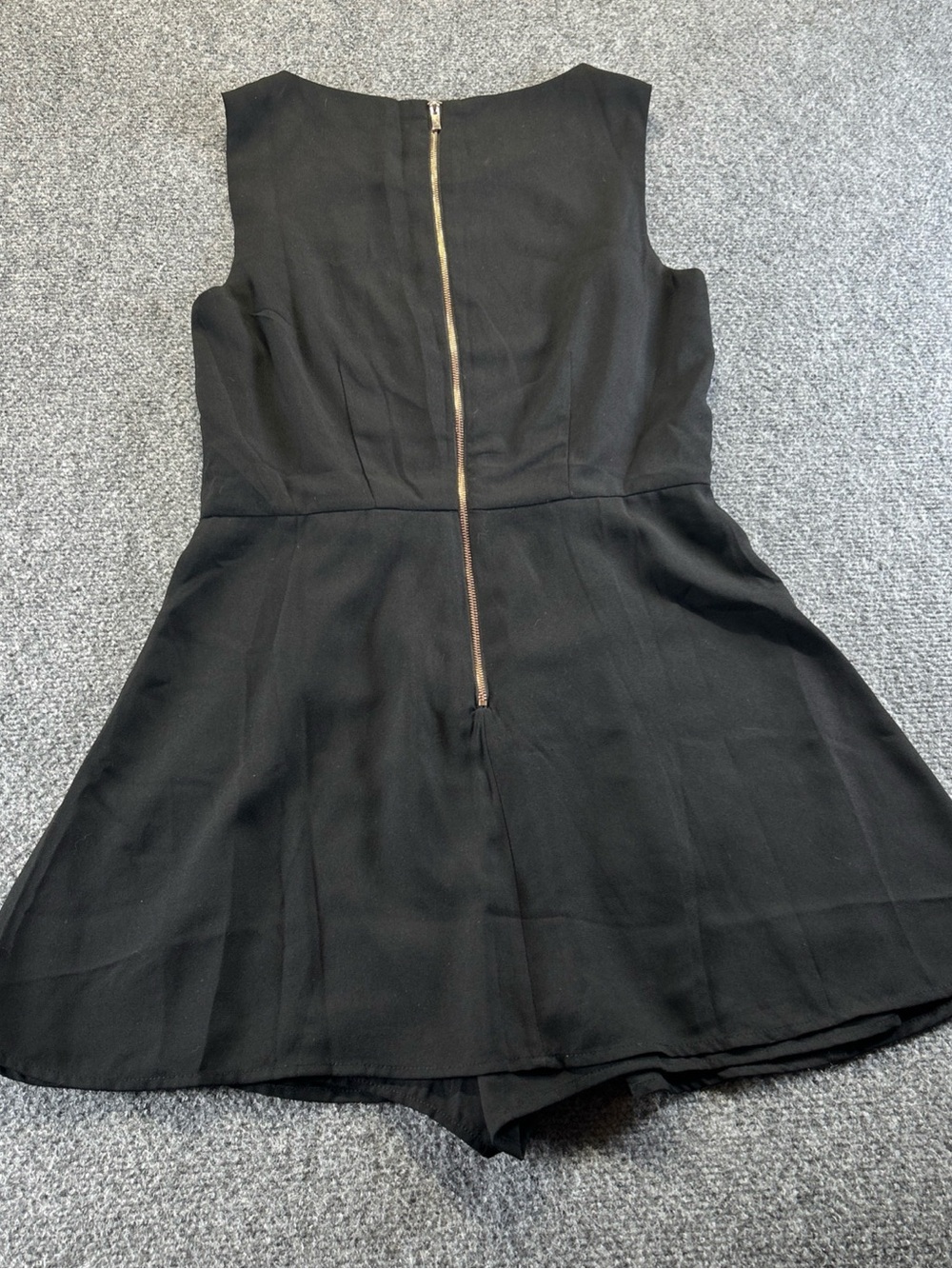 Love 21 Black Sleeveless Flared Mini Dress / romper with Zip Details - Picture 5 of 7